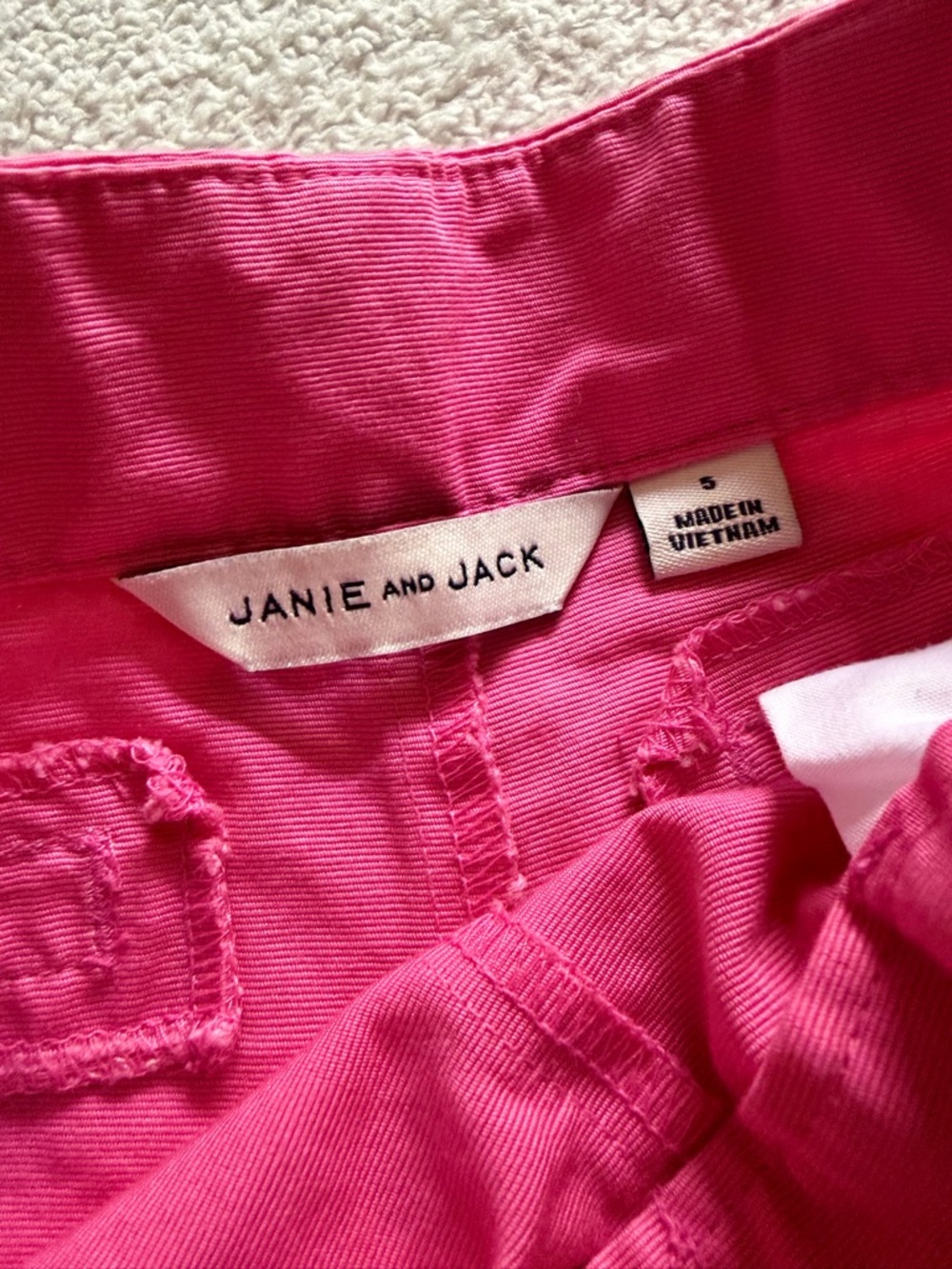 Janie and Jack | Ruffle Pocket Short | Size 5 - Picture 4 of 10